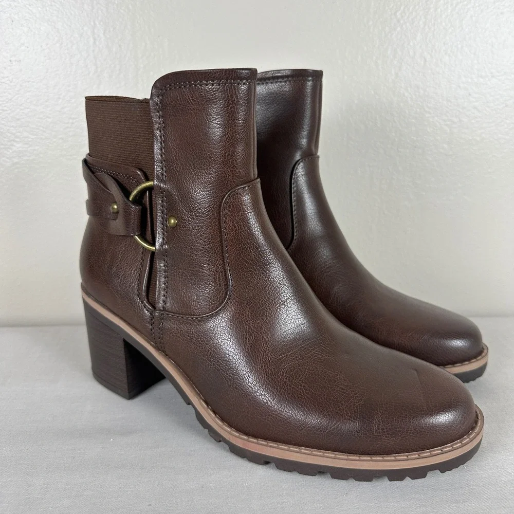 Baretraps Women's‎ 9M Dezzi Ankle Boots Brown Block Heel Ring Detail